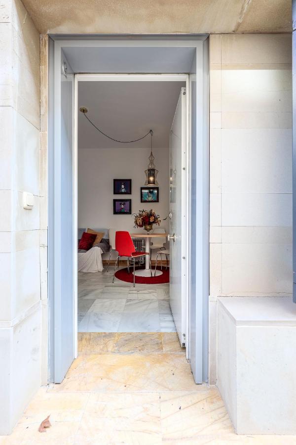 Amazing In The Old Apartment