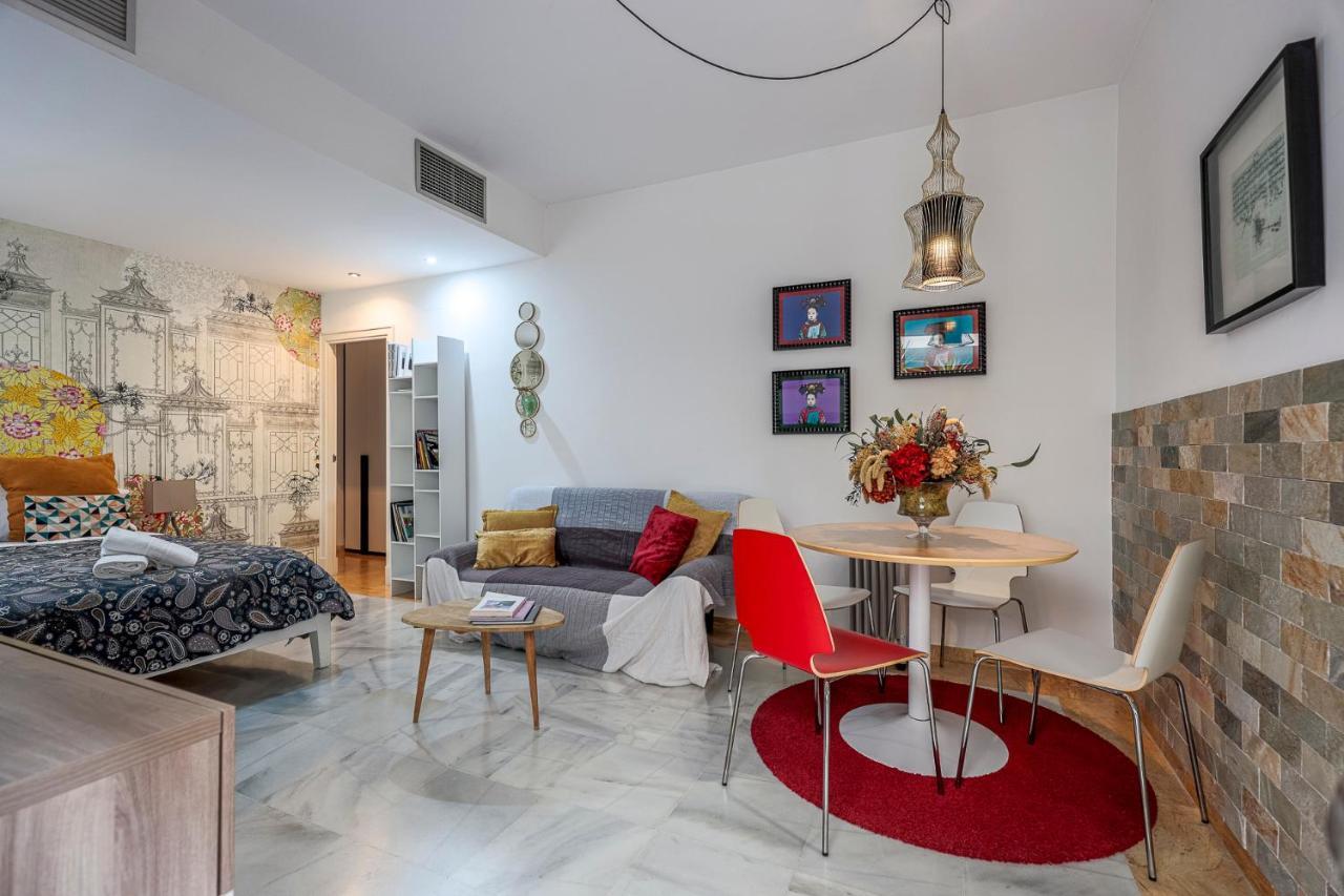Amazing In The Old Apartamento *